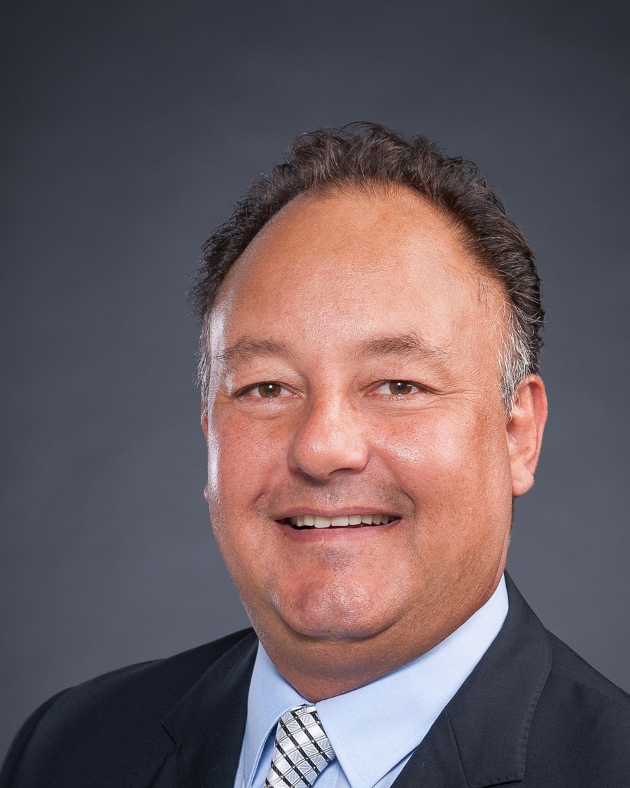 Dr. Edgardo Gonzalez, orthopedic surgeon